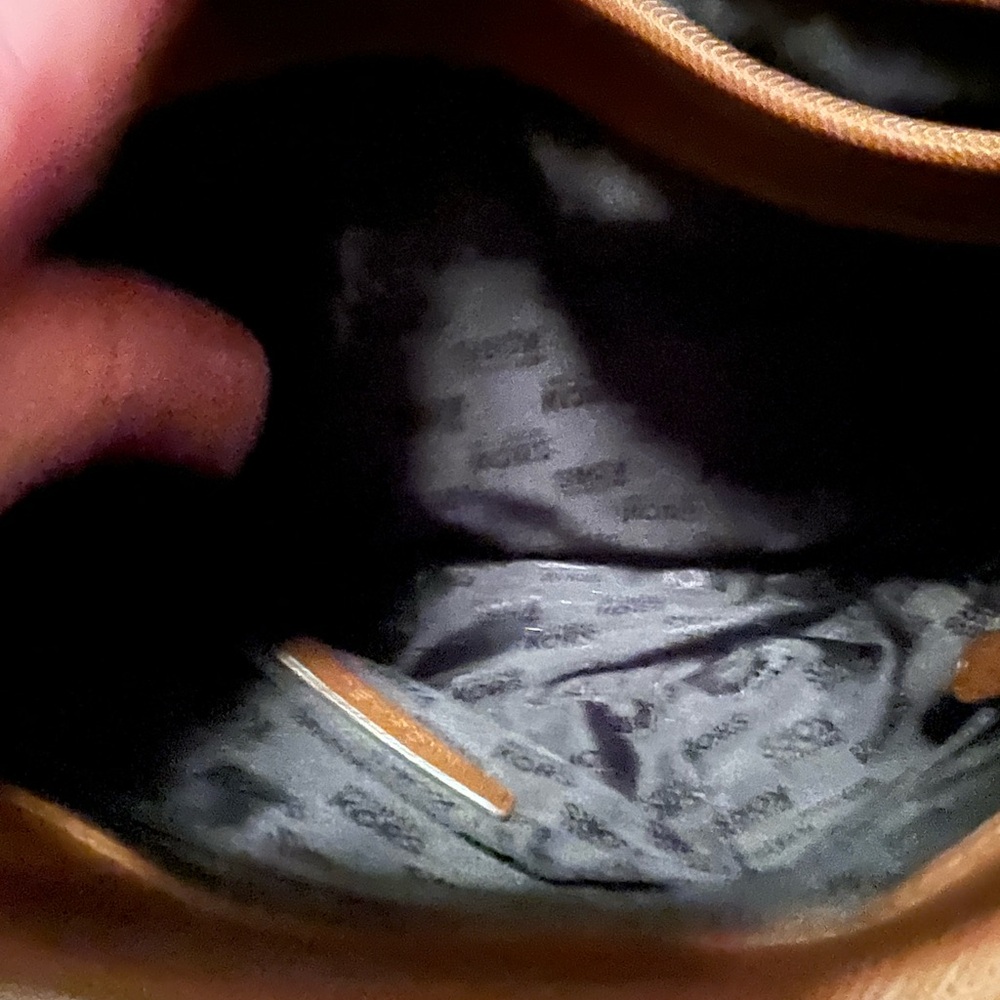 Michael Kors Black and Tan Tote with Wallet - Picture 12 of 15